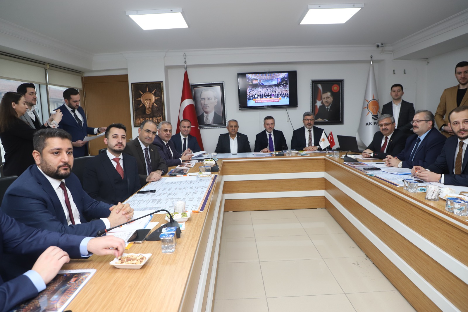 AK PARTİ TEŞKİLAT BAŞKAN YARDIMCISI AFYON TEŞKİLATI İLE BULUŞTU