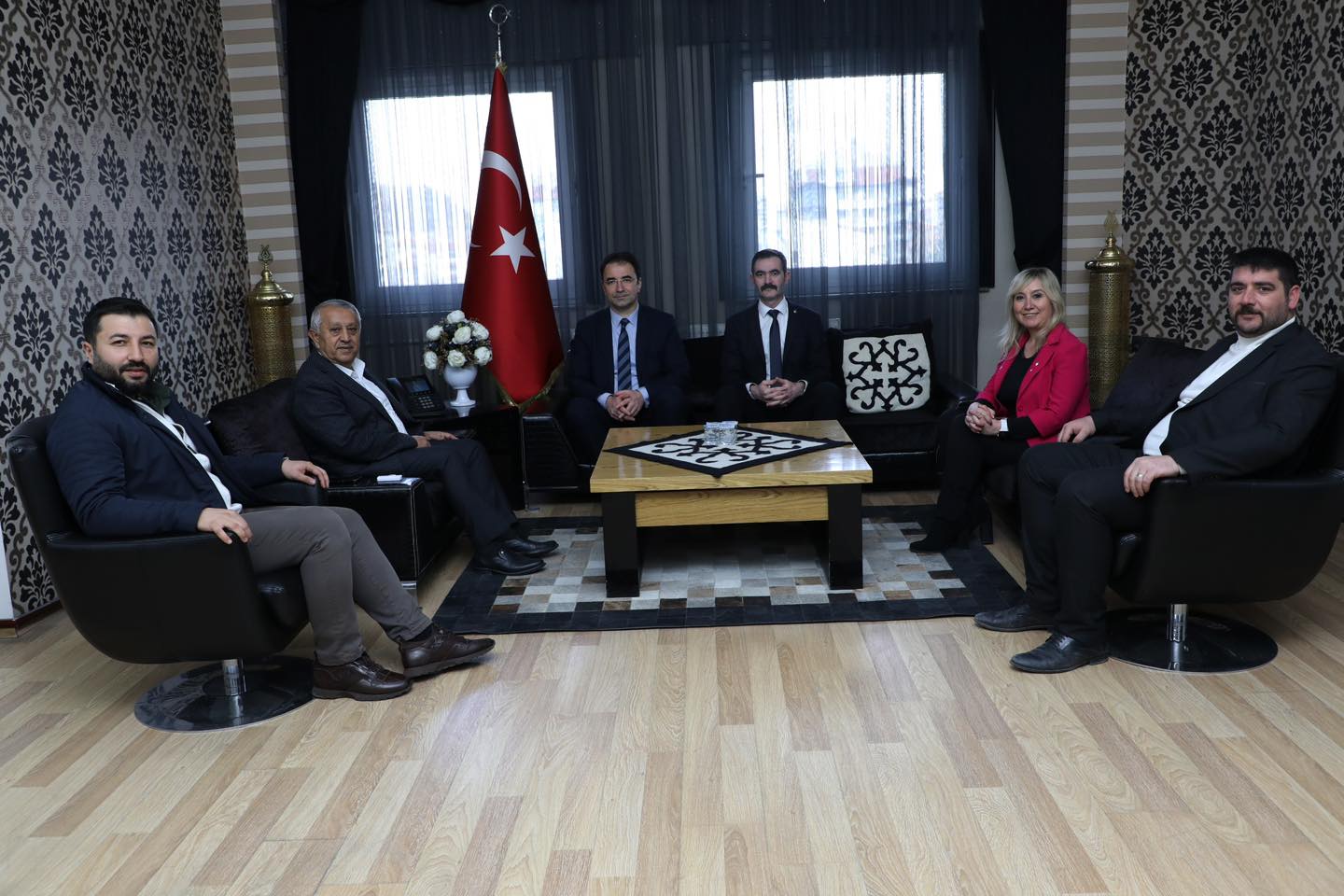 Başkan Zeybek'e MHP'li Küçükkurt'an Ziyaret