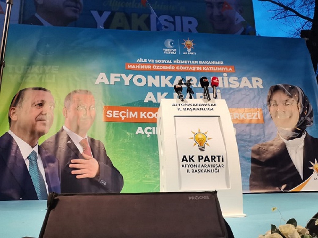 AK Parti Afyonkarahisar, Anıtpark Önündeki SKM Açılışı İçin Hazırlıklarını Tamamlıyor