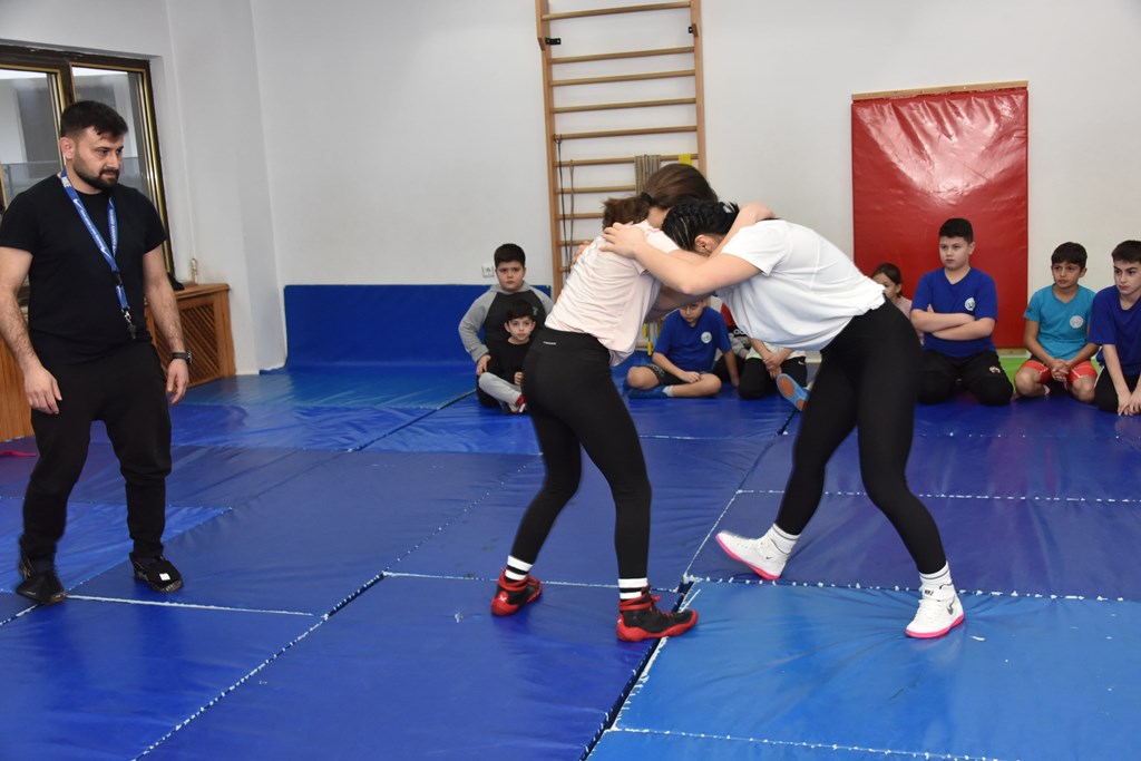 BAŞAK DUMAN AFYON YOLCUSU
