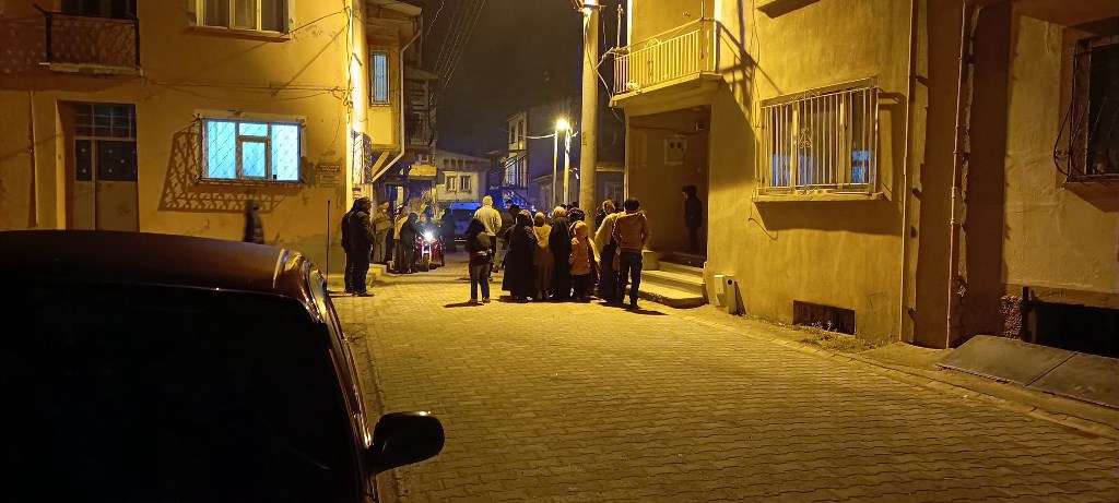 AFYON-BOLVADİNDE BIÇAKLI KAVGA!