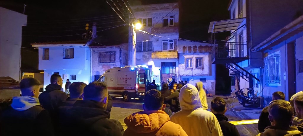 AFYON-BOLVADİNDE BIÇAKLI KAVGA!