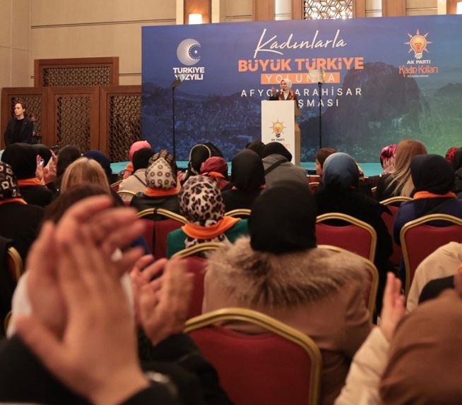 BAKAN GÖKTAŞ  AFYONKARAHİSARLI KADINLARLA BİR ARAYA GELDİ