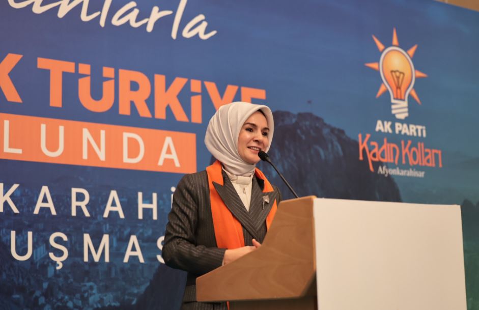 BAKAN GÖKTAŞ  AFYONKARAHİSARLI KADINLARLA BİR ARAYA GELDİ