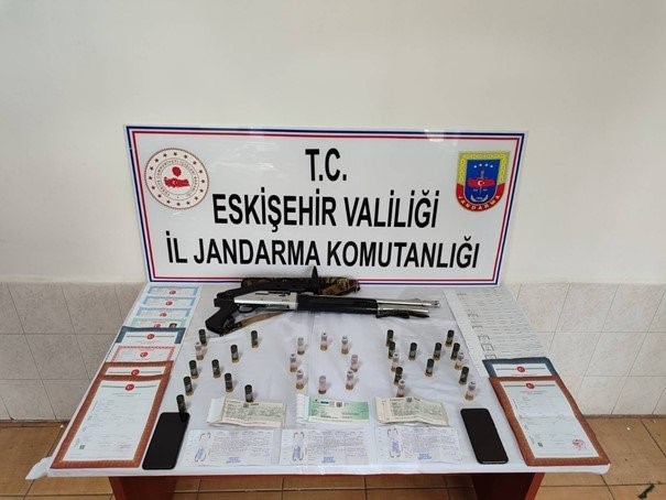 Jandarma Ekipleri Kıskıvrak Yakaladı