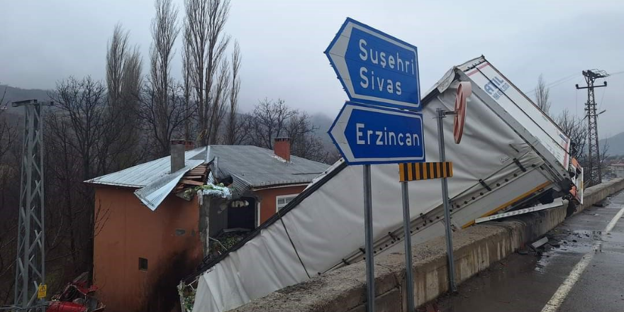Akıllara Durgunluk Veren Kaza Pes Dedirtti!