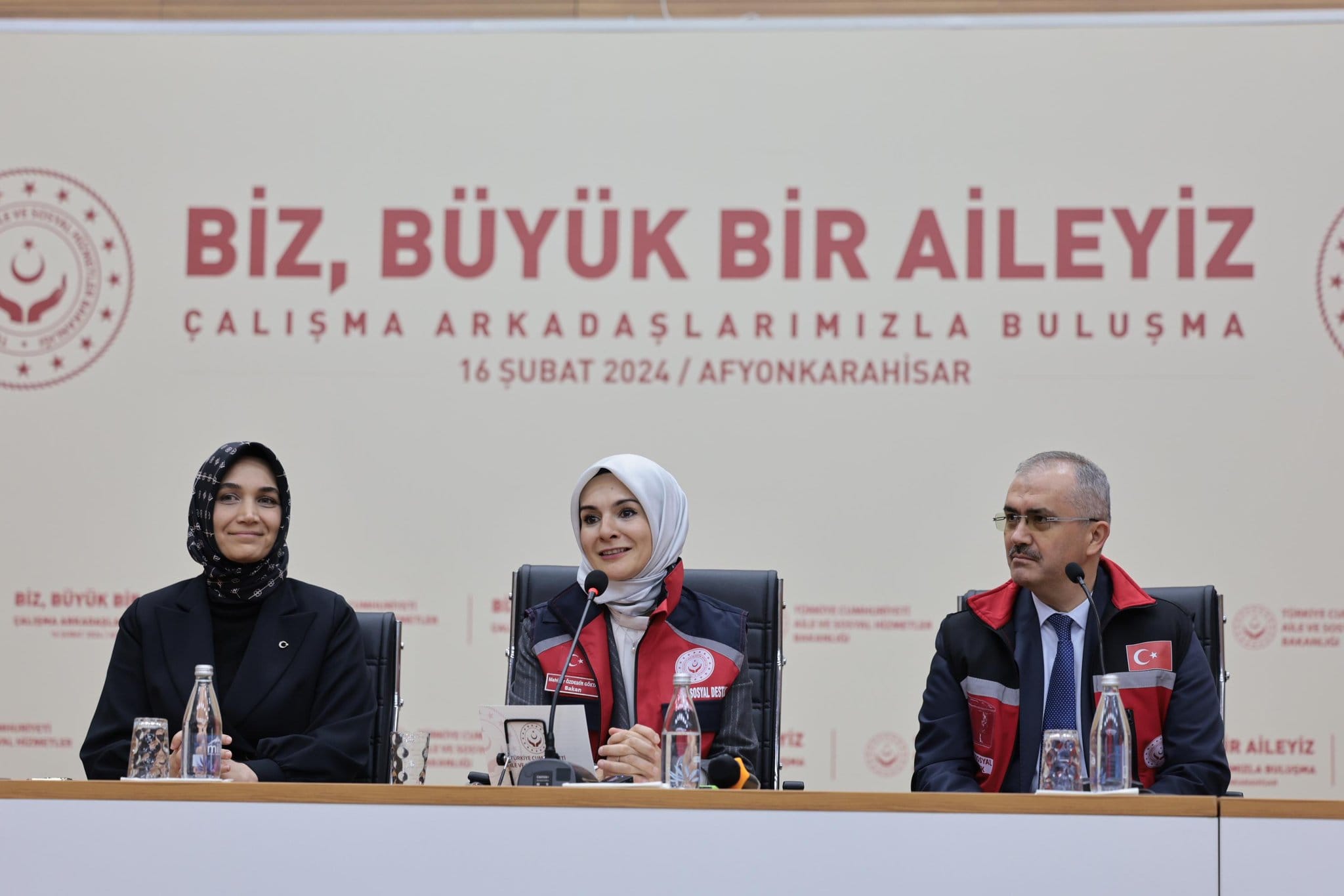 Bakan Göktaş, Afyonkarahisar Aile ve Sosyal Hizmetler İl Müdürlüğü Personeli İle Buluştu