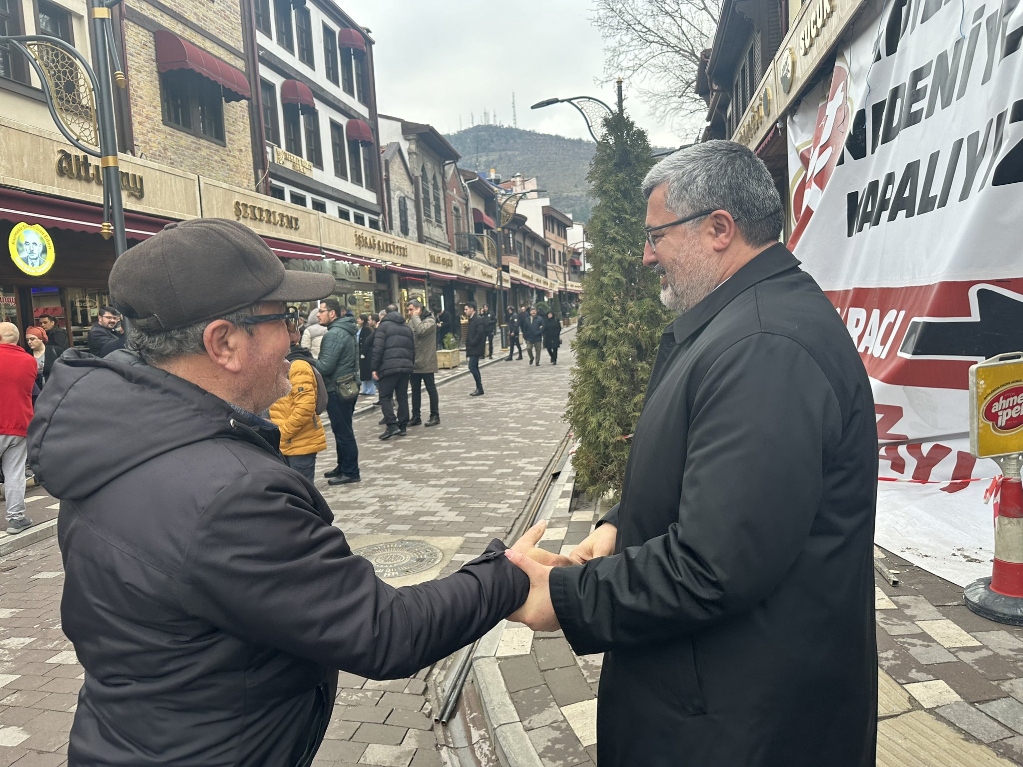 AK Partili Özkaya Uzun Çarşıyı Ziyaret Etti