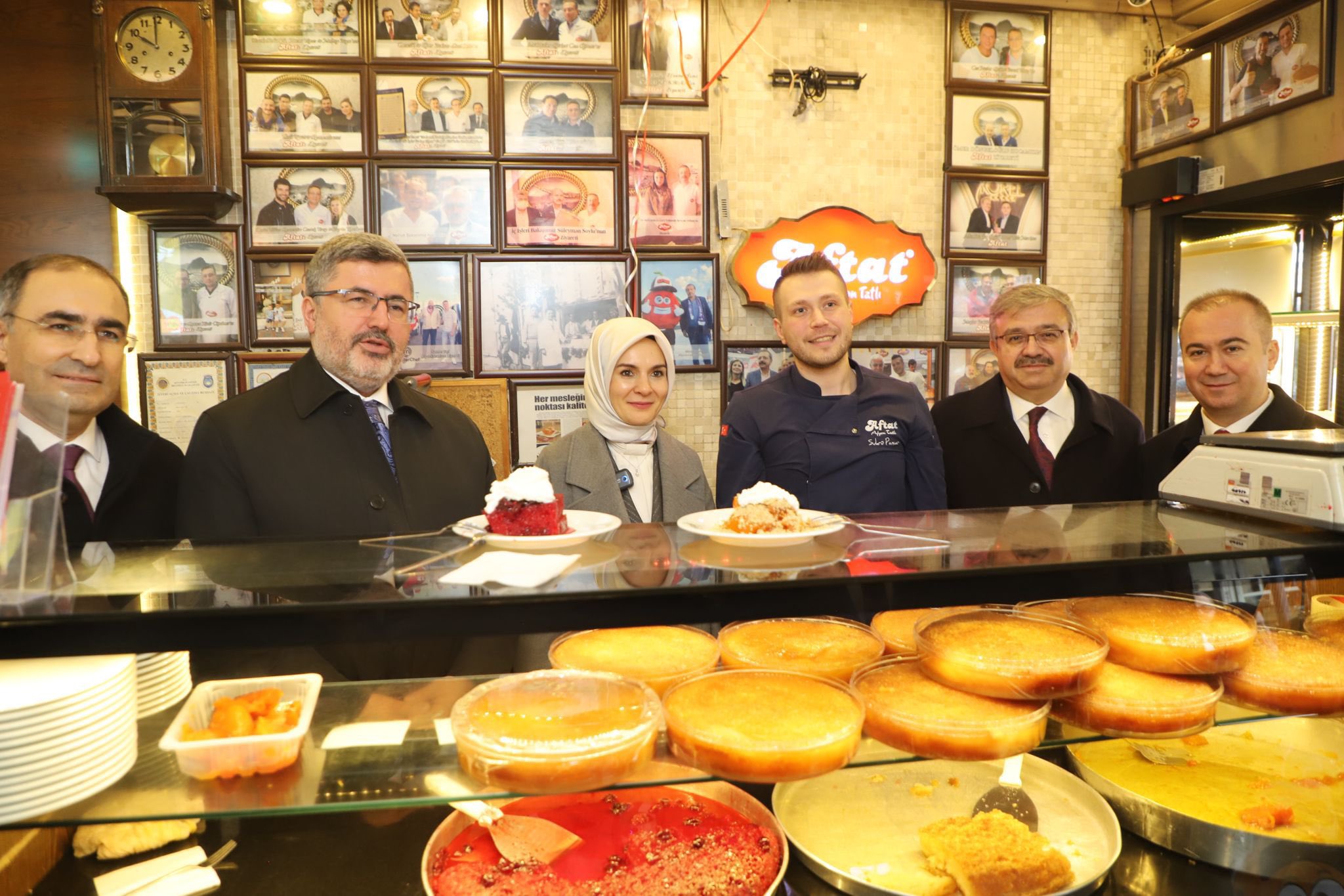 AK Partili Özkaya Uzun Çarşıyı Ziyaret Etti