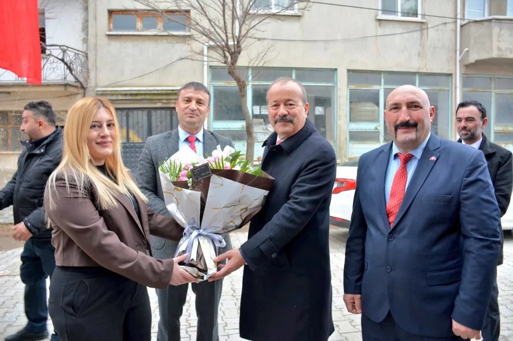 MHP'li Taytak'ı Yeşilçiftlikte Coşkuyla Karşıladılar