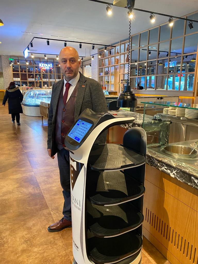 BELLA ROBOT HARİKALAR YARATIYOR