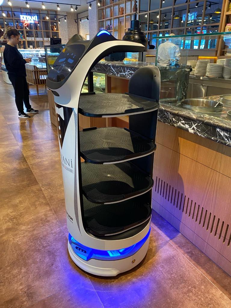 BELLA ROBOT HARİKALAR YARATIYOR