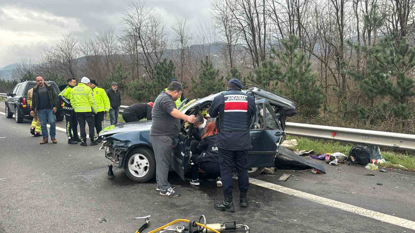 OTOYOLDA FECİ KAZA: 1 ÖLÜ, 2’Sİ AĞIR 5 YARALI