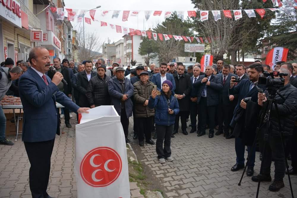 MHP'DE MİTİNG HAVASINDA AÇILIŞLAR