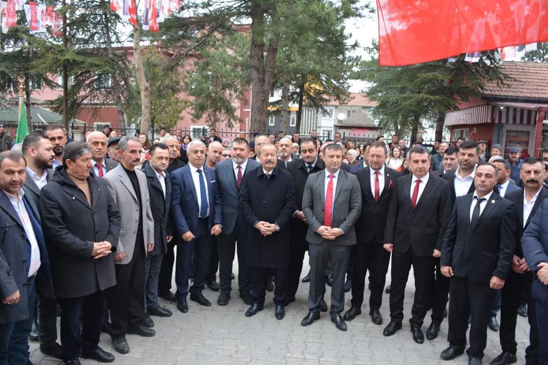 MHP'DE MİTİNG HAVASINDA AÇILIŞLAR