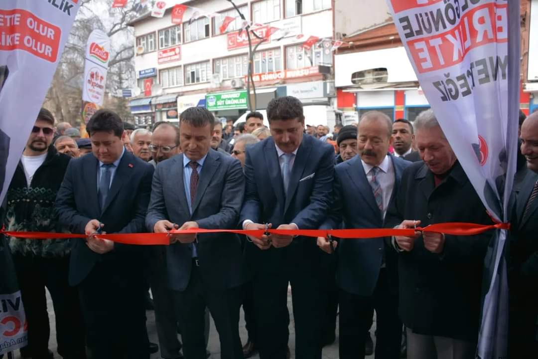 MHP'DE MİTİNG HAVASINDA AÇILIŞLAR