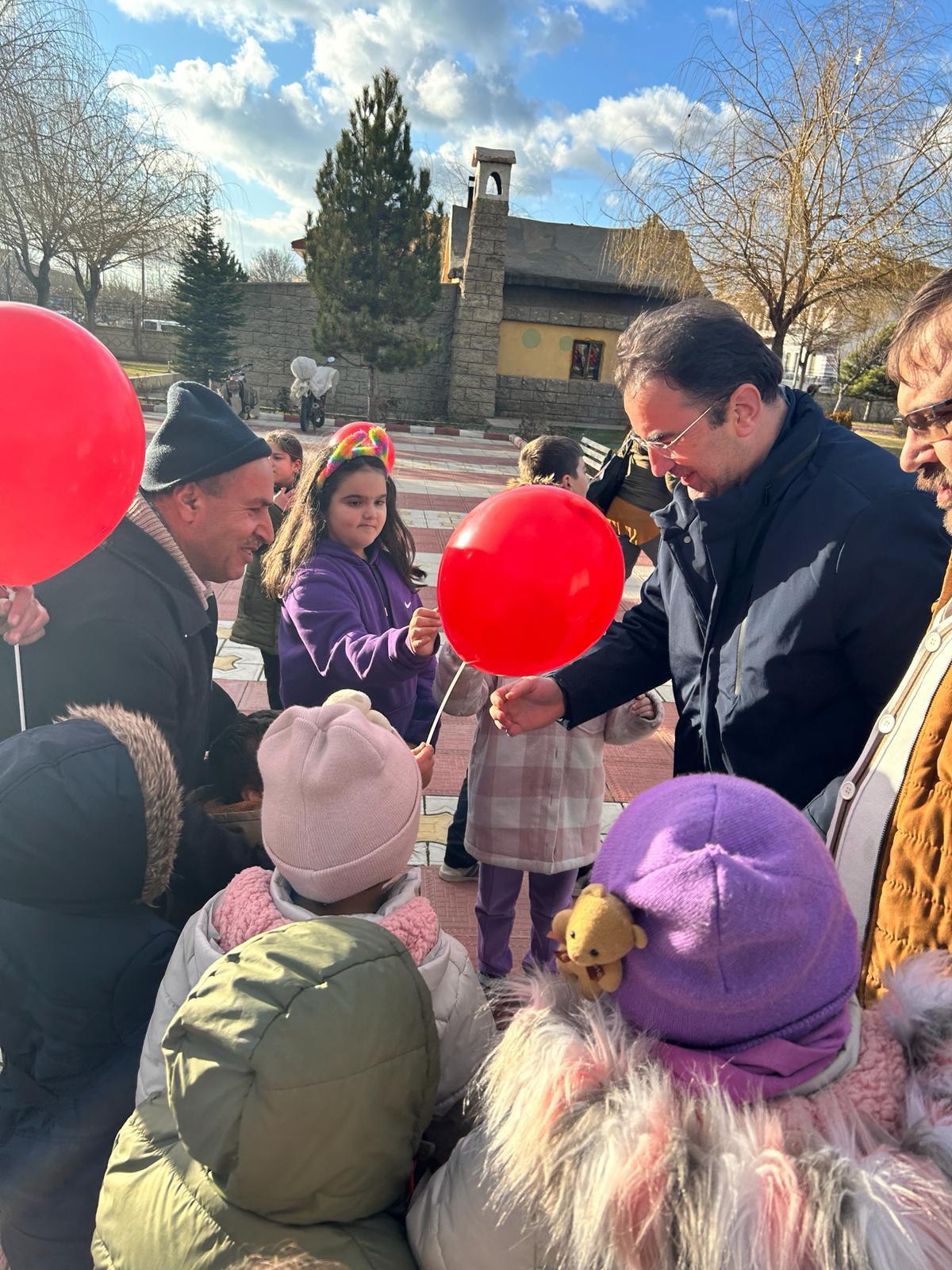 MHP'li Küçükkurt Çocukların Geleceğine Önem Veriyor