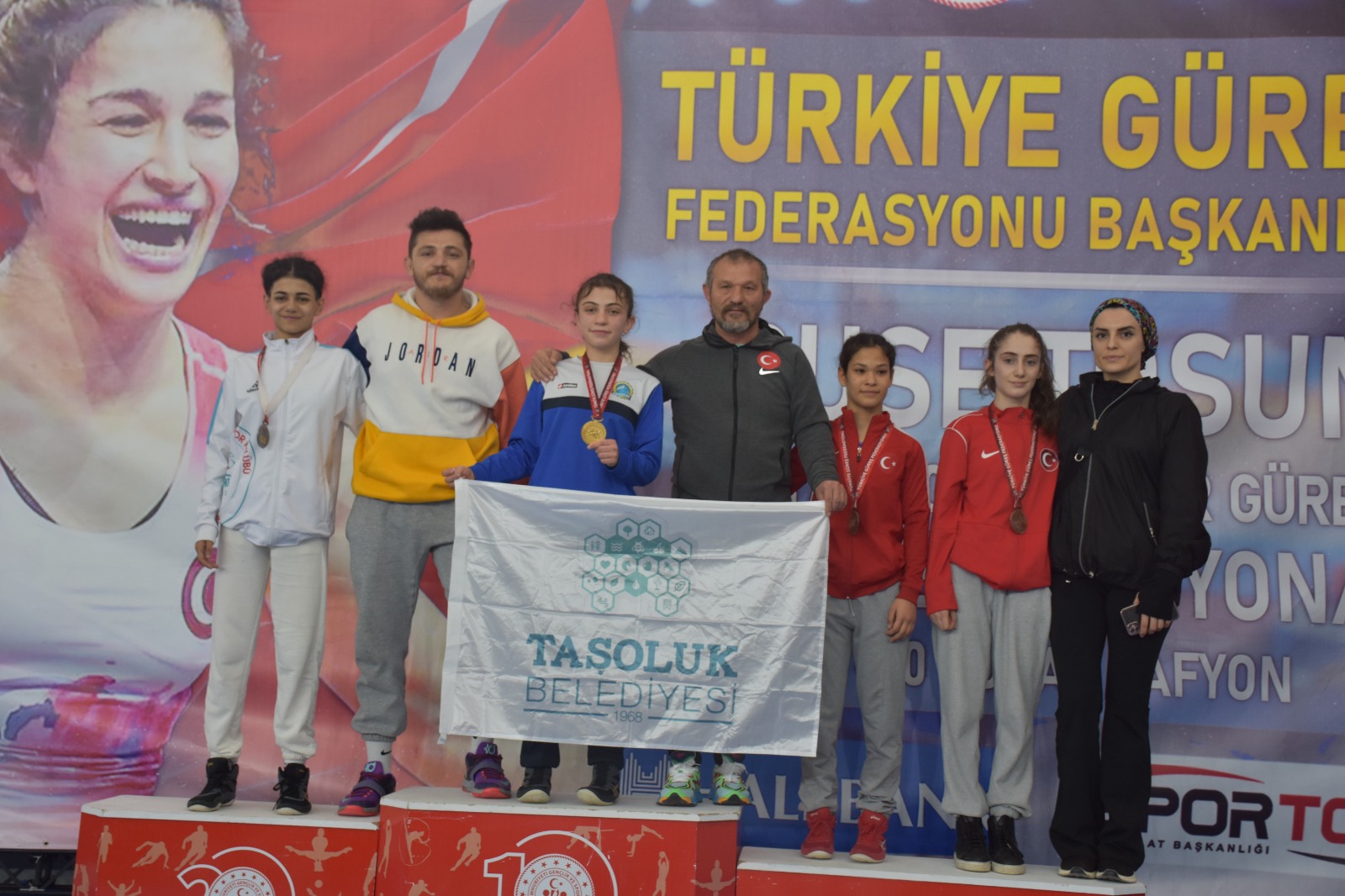 U-17 TÜRKİYE GÜREŞ ŞAMPİYONASINDA 5 FARKLI SİKLETTE DERECELER BELLİ OLDU