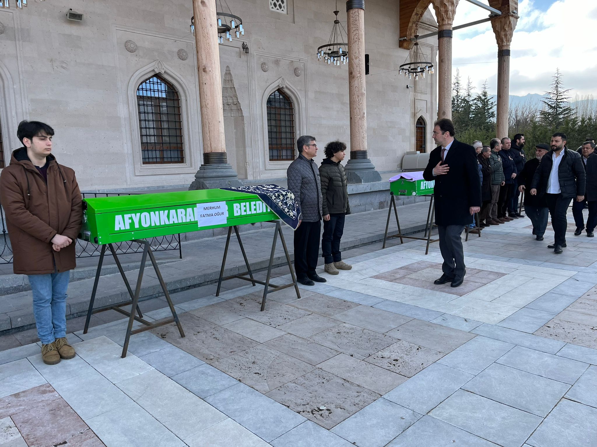 MHP'li Küçükkurt Acılı Aileleri Yalnız Bırakmıyor