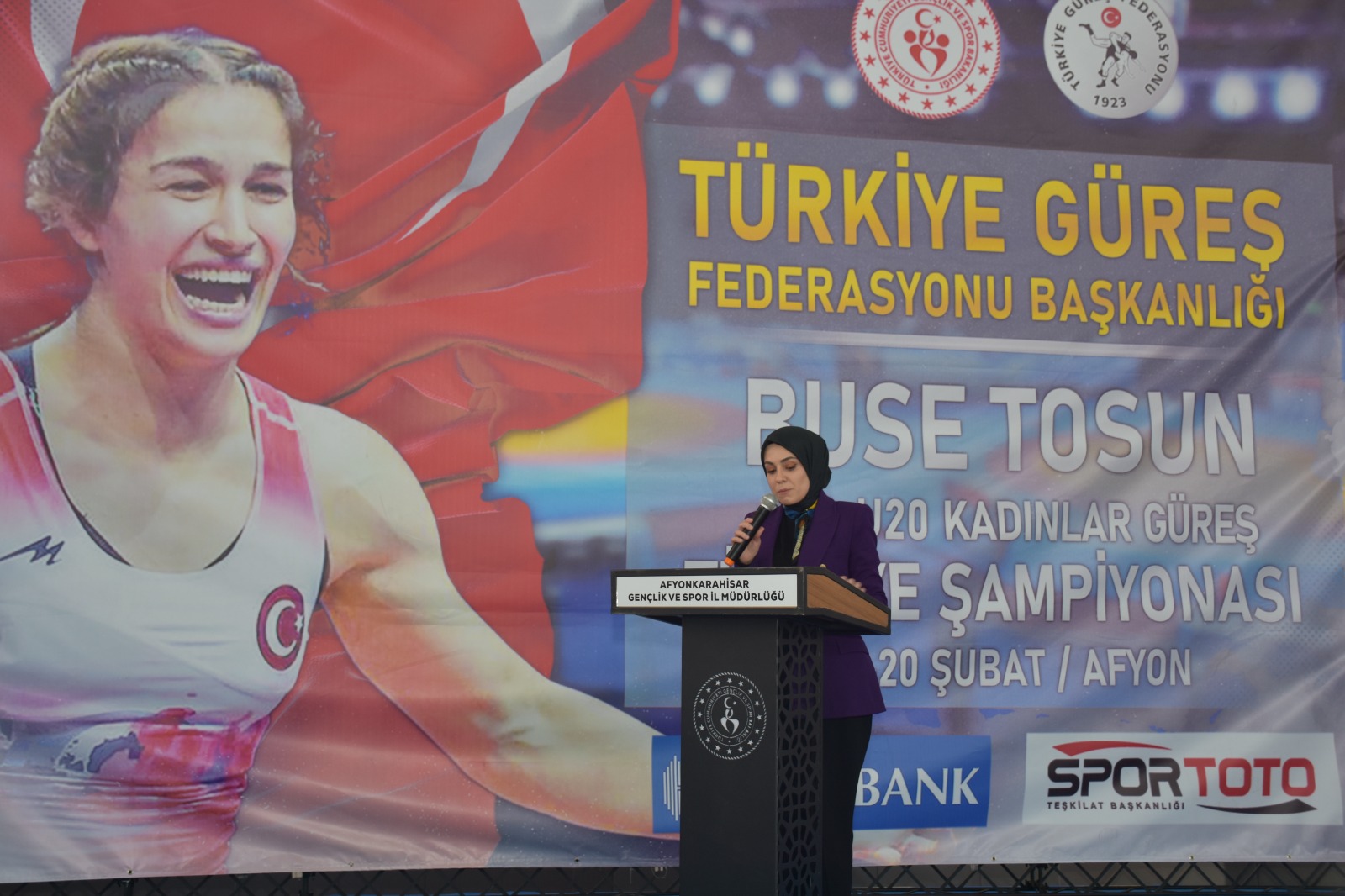 U17-U20 TÜRKİYE GÜREŞ ŞAMPİYONASI SEREMONİSİ DÜZENLENDİ