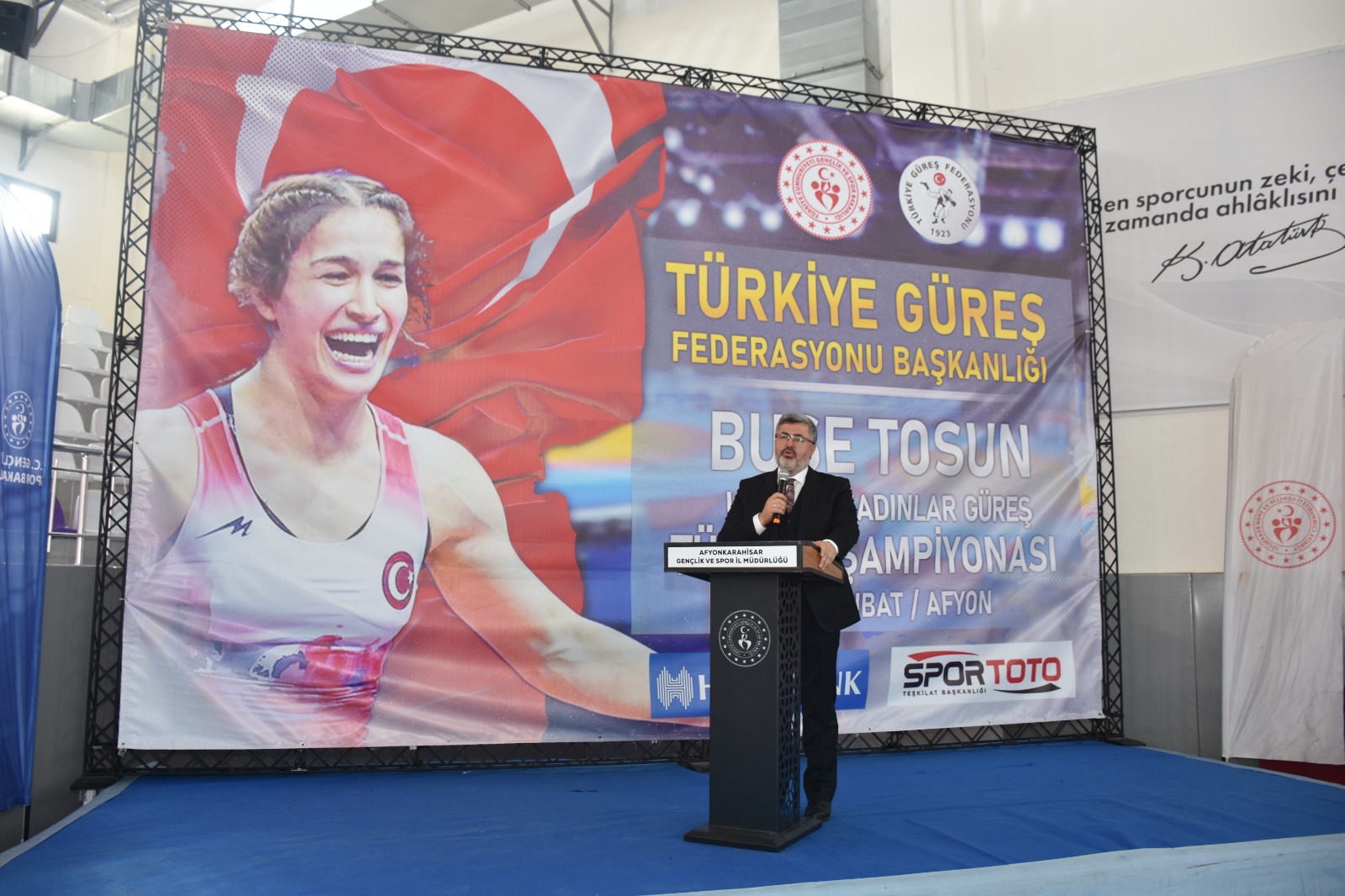 U17-U20 TÜRKİYE GÜREŞ ŞAMPİYONASI SEREMONİSİ DÜZENLENDİ