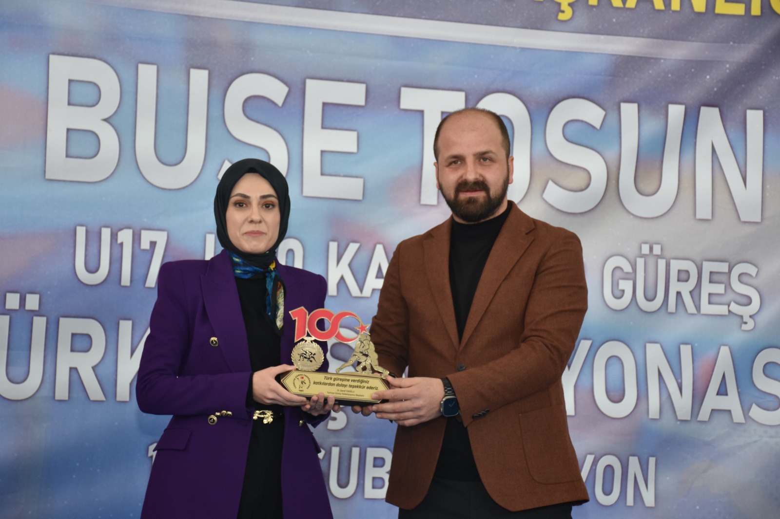 U17-U20 TÜRKİYE GÜREŞ ŞAMPİYONASI SEREMONİSİ DÜZENLENDİ