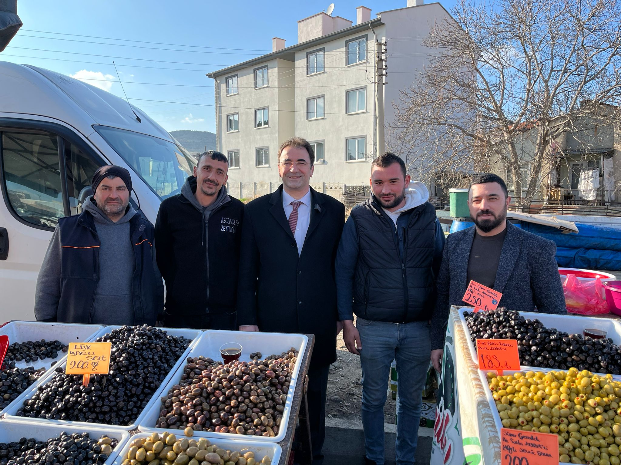 MHP'li Küçükkurt Pazarcı Esnafını Ziyaret Etti