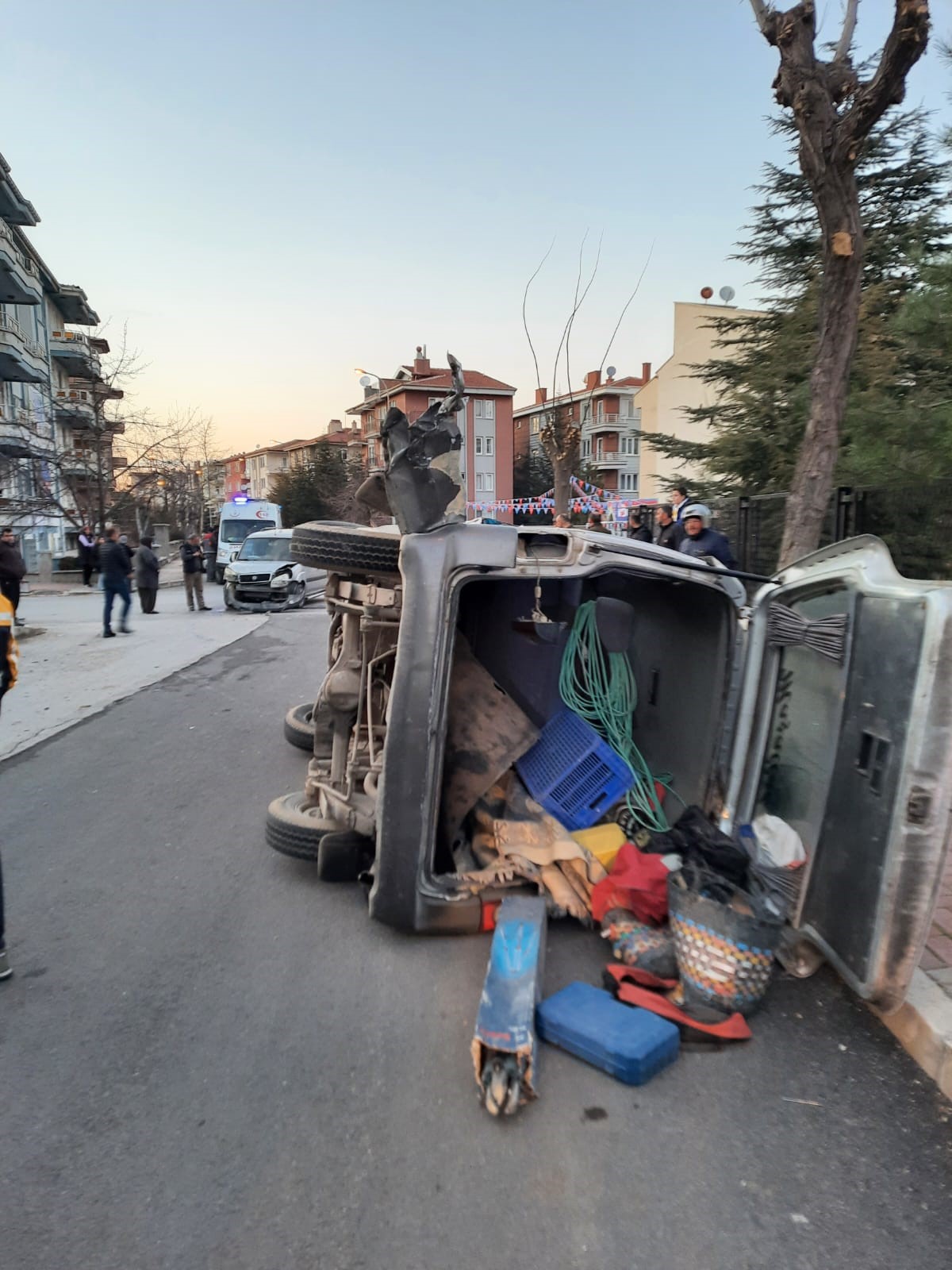 İki Aracın Çarpıştığı Kazada 4 Kişi Yaralandı