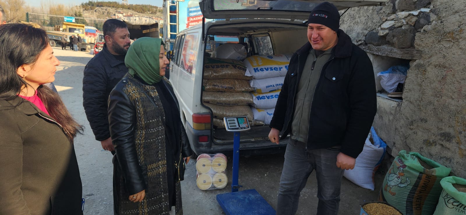 AK Partili Kılınçarslan İlçe Pazarını Ziyaret Etti
