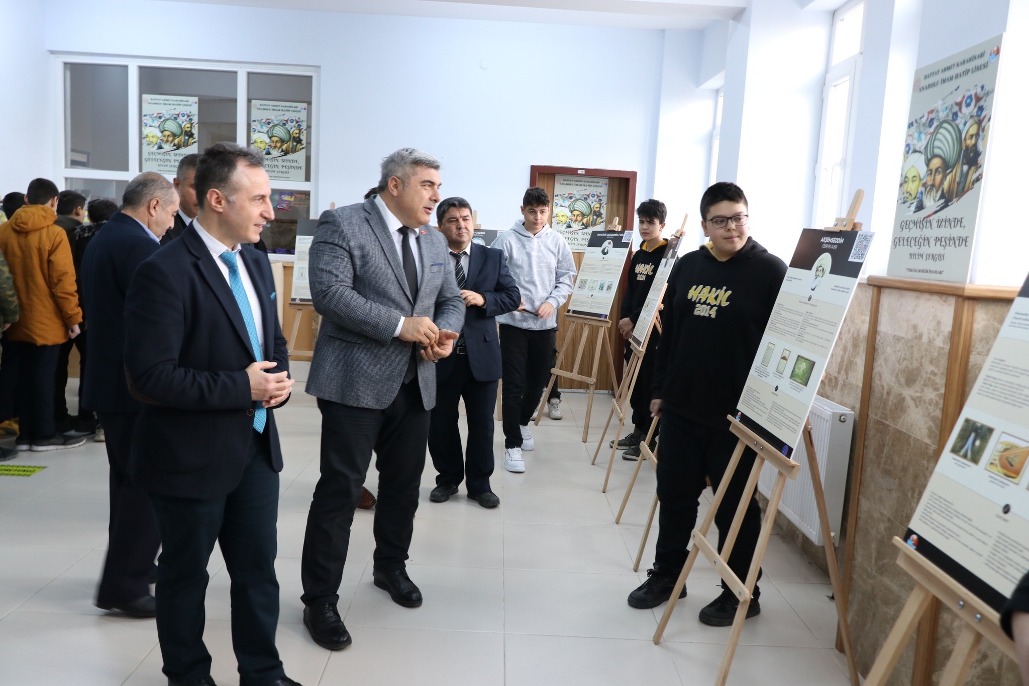 ‘Geçmişin İzinde, Geleceğin Peşinde’