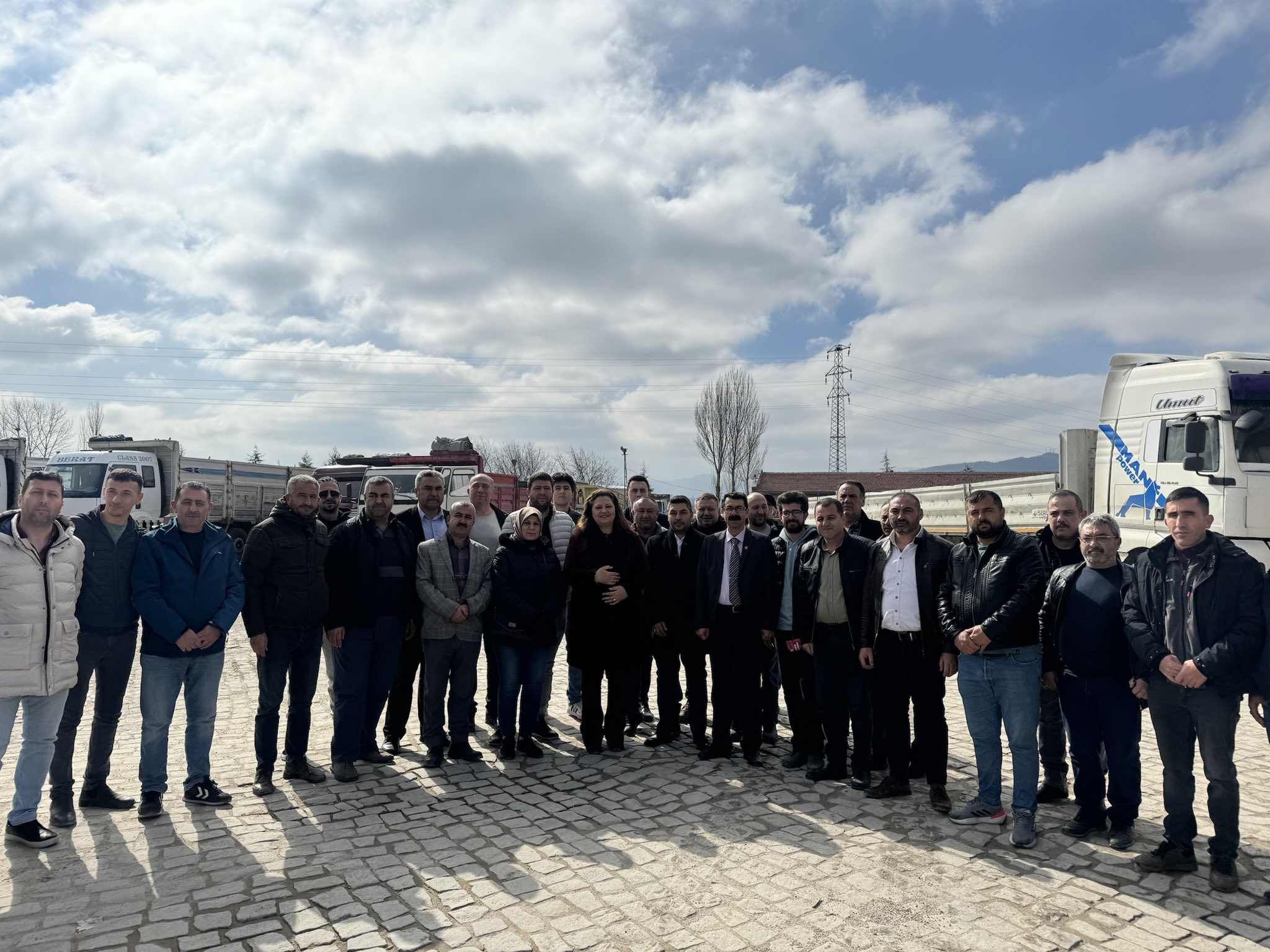 CHP'li Köksal'ın Rotası Kamyon Garajı Oldu