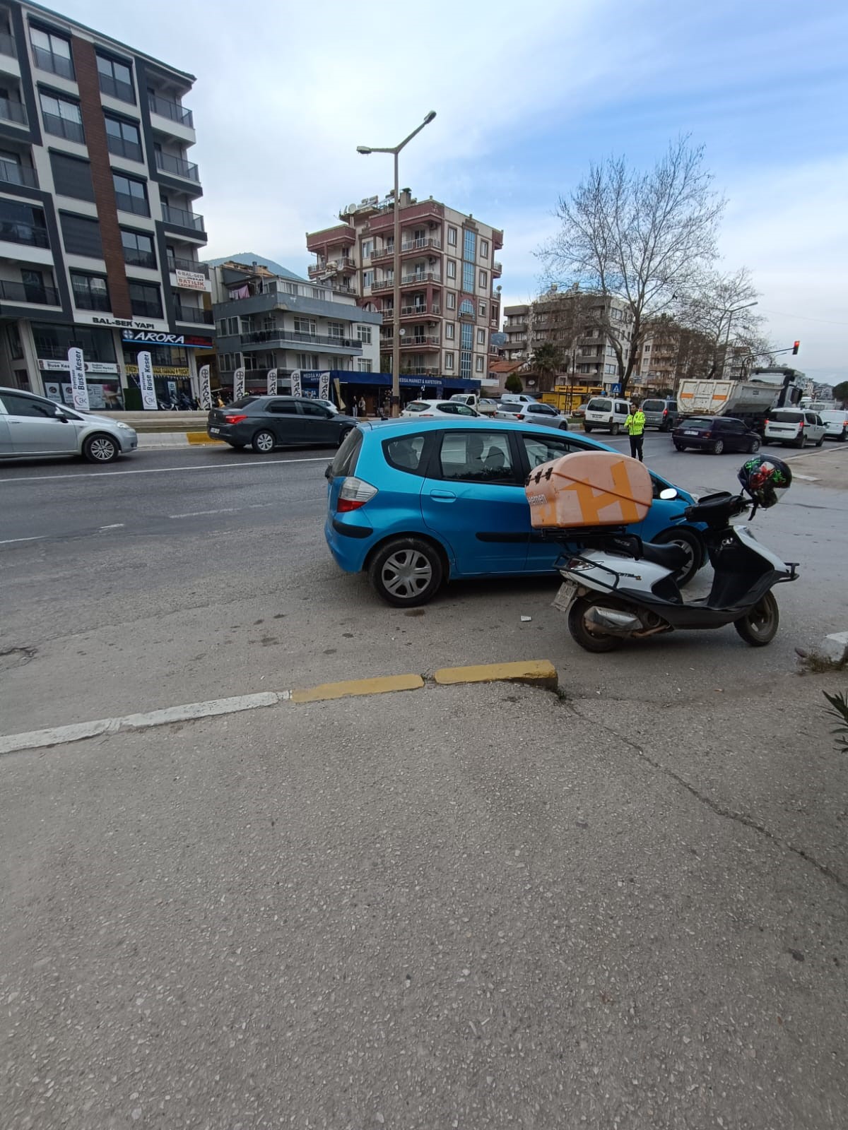 Otomobilin Çarptığı Yaşlı Kadın Yaralandı
