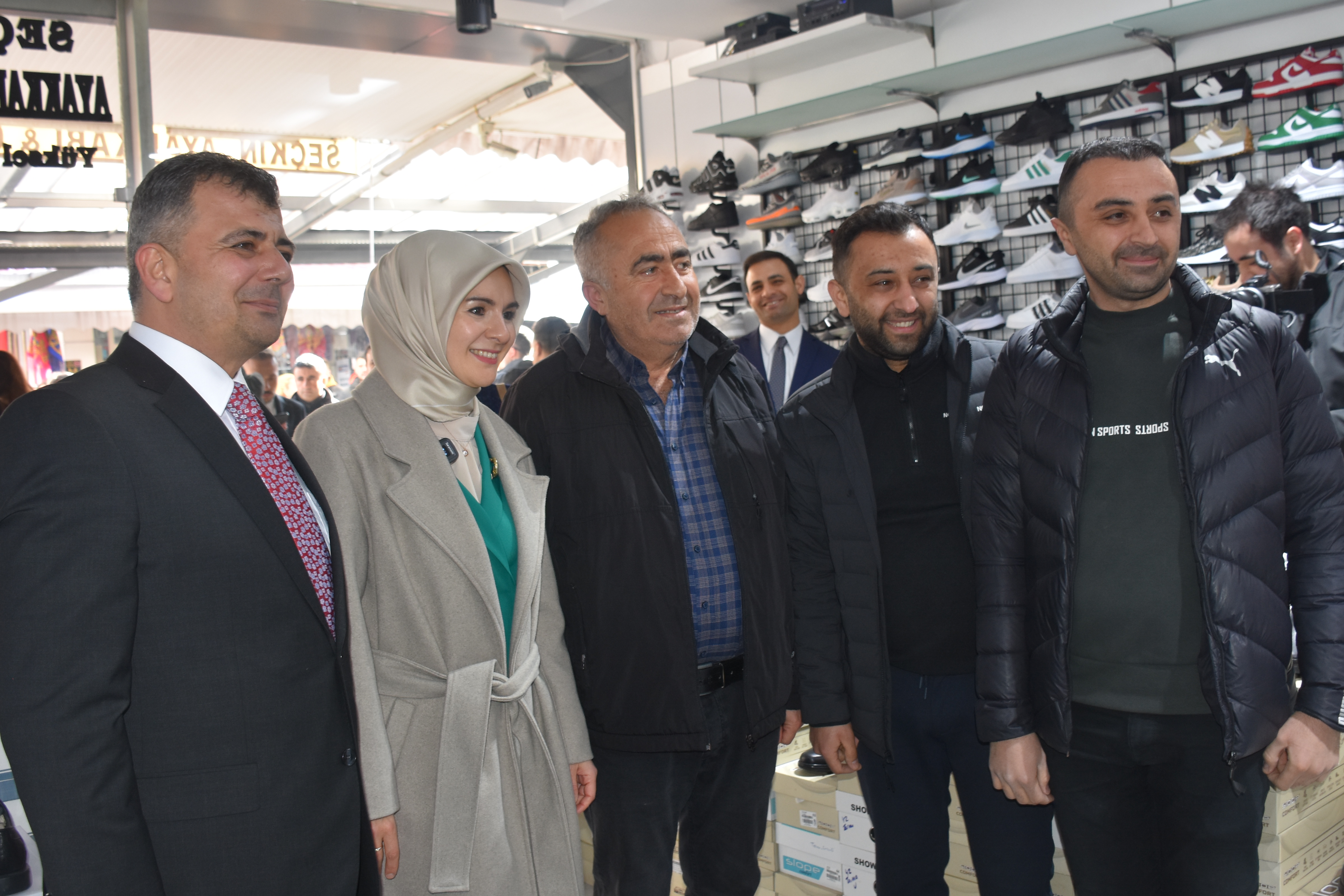 Bakan Göktaş, Afyon'da Esnaf Ziyaretinde Bulundu