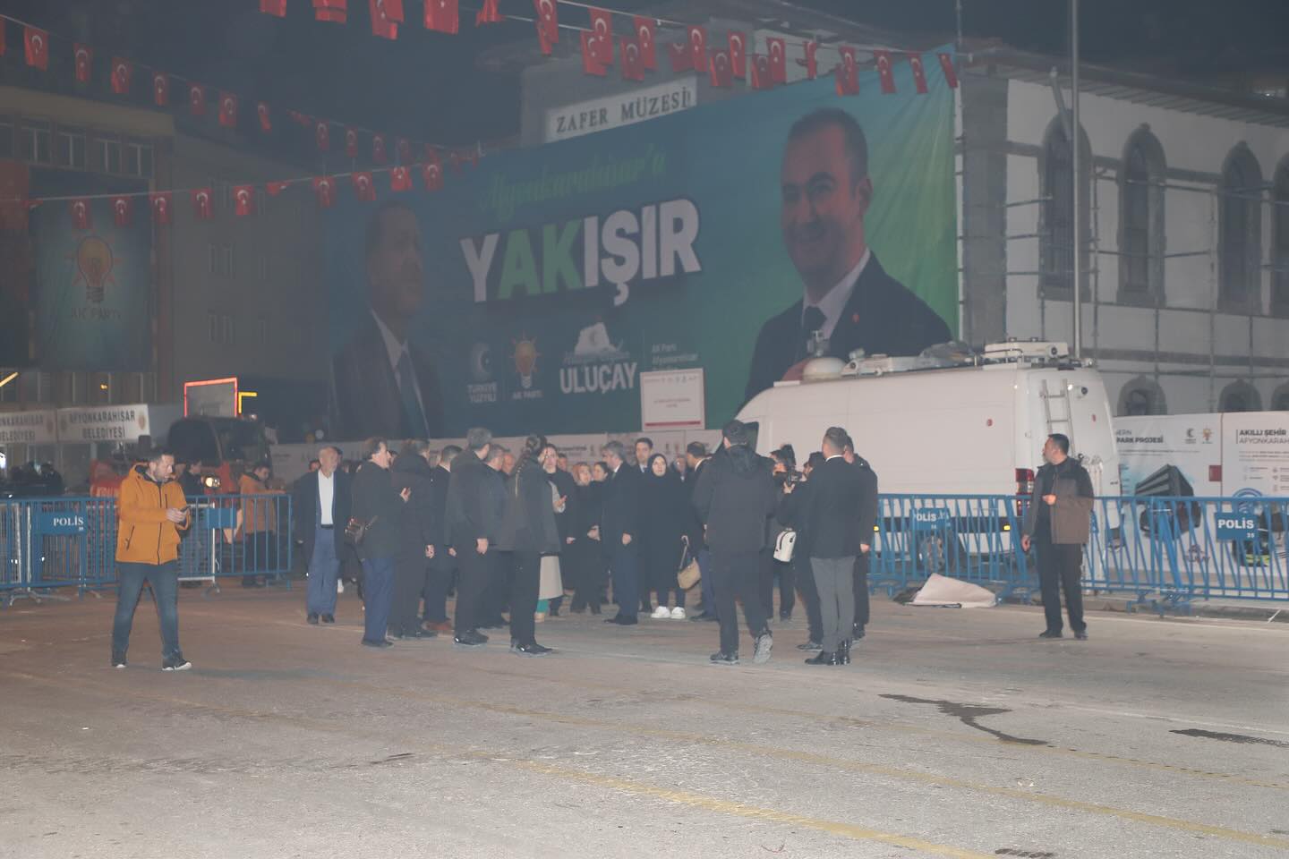 BAKAN GÖKTAŞ MİTİNG ÖNCESİ HAZIRLIKLARI YERİNDE İNCELEDİ