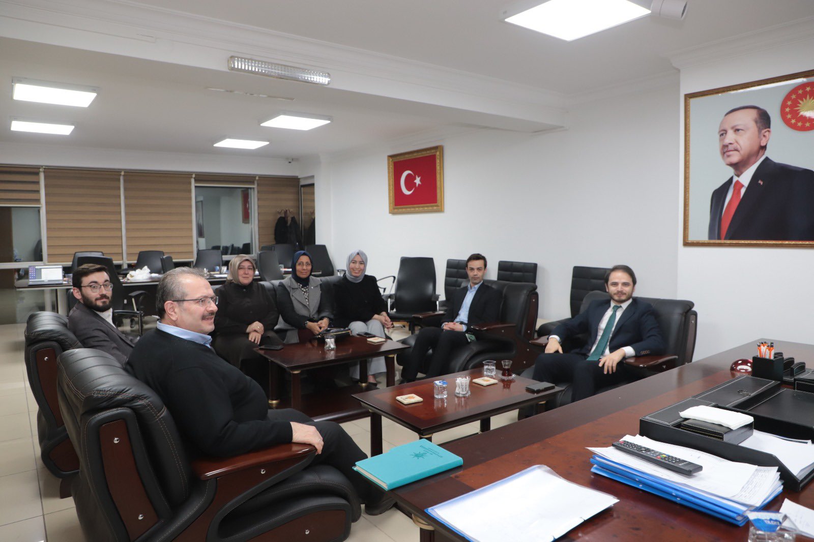AK Partililer Sabaha Kadar Mesai Harcadı
