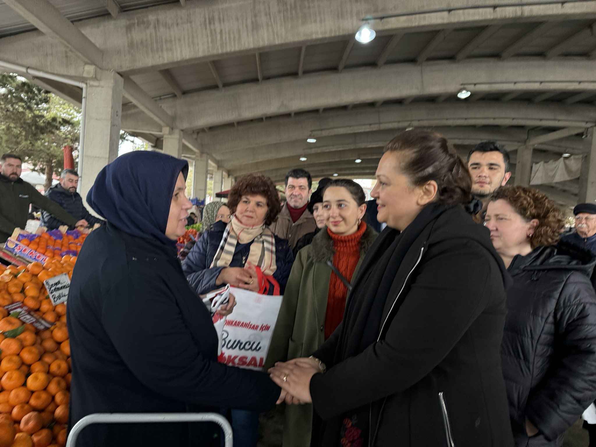 CHP'li Köksal Pazarcı Esnafının Sorunlarını Biliyor