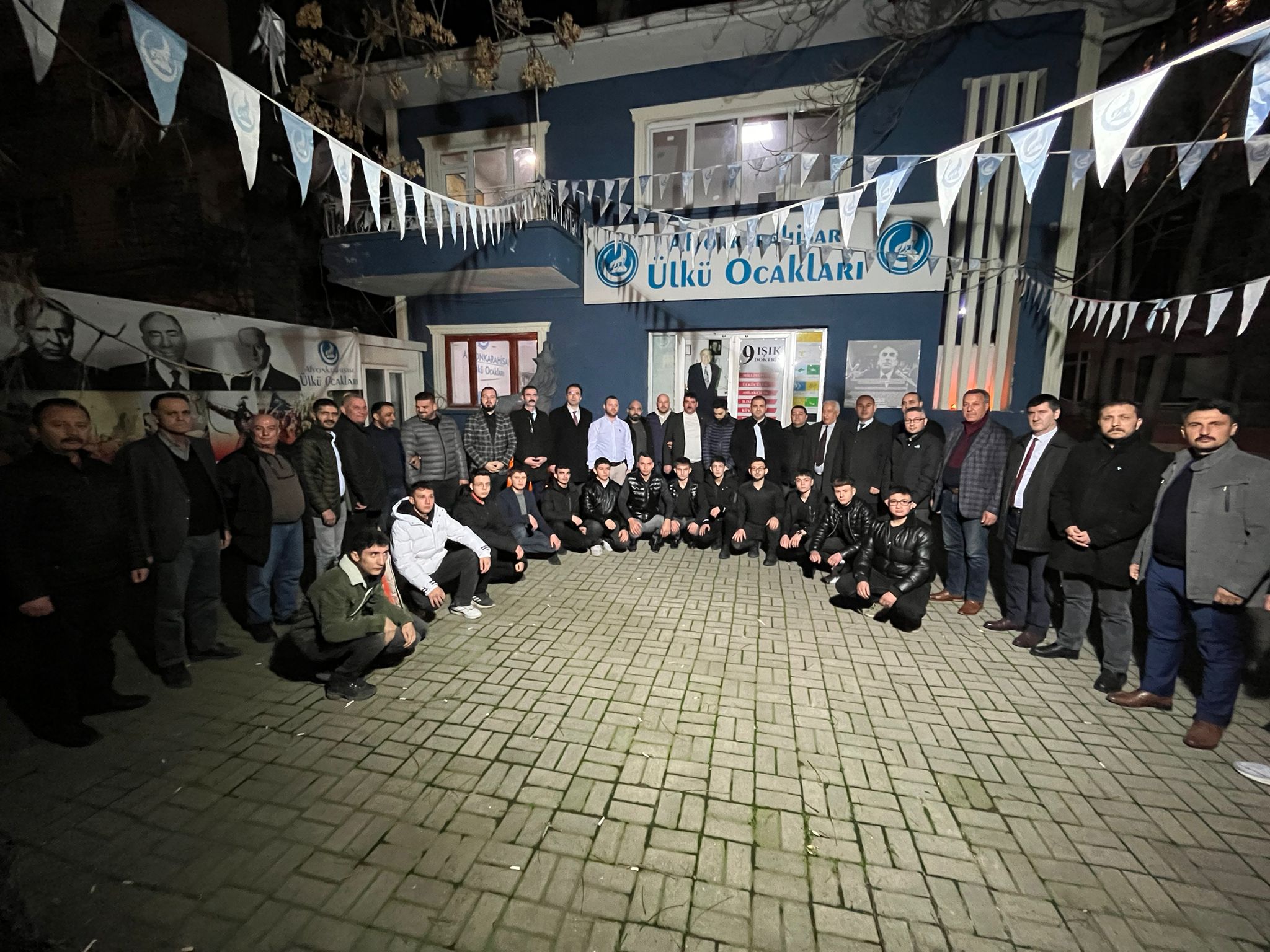 MHP'li Küçükkurt Şehit Ülkücü Çakıroğlu'nu Andı