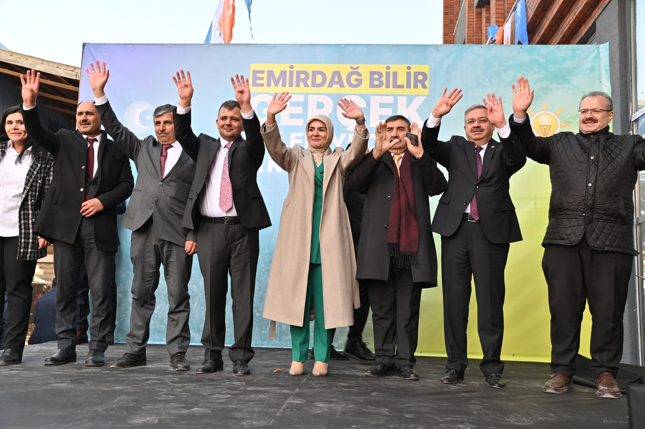 Aile ve Sosyal Hizmetler Bakanı Emirdağ AK Parti SKM Açılışına Katıldı
