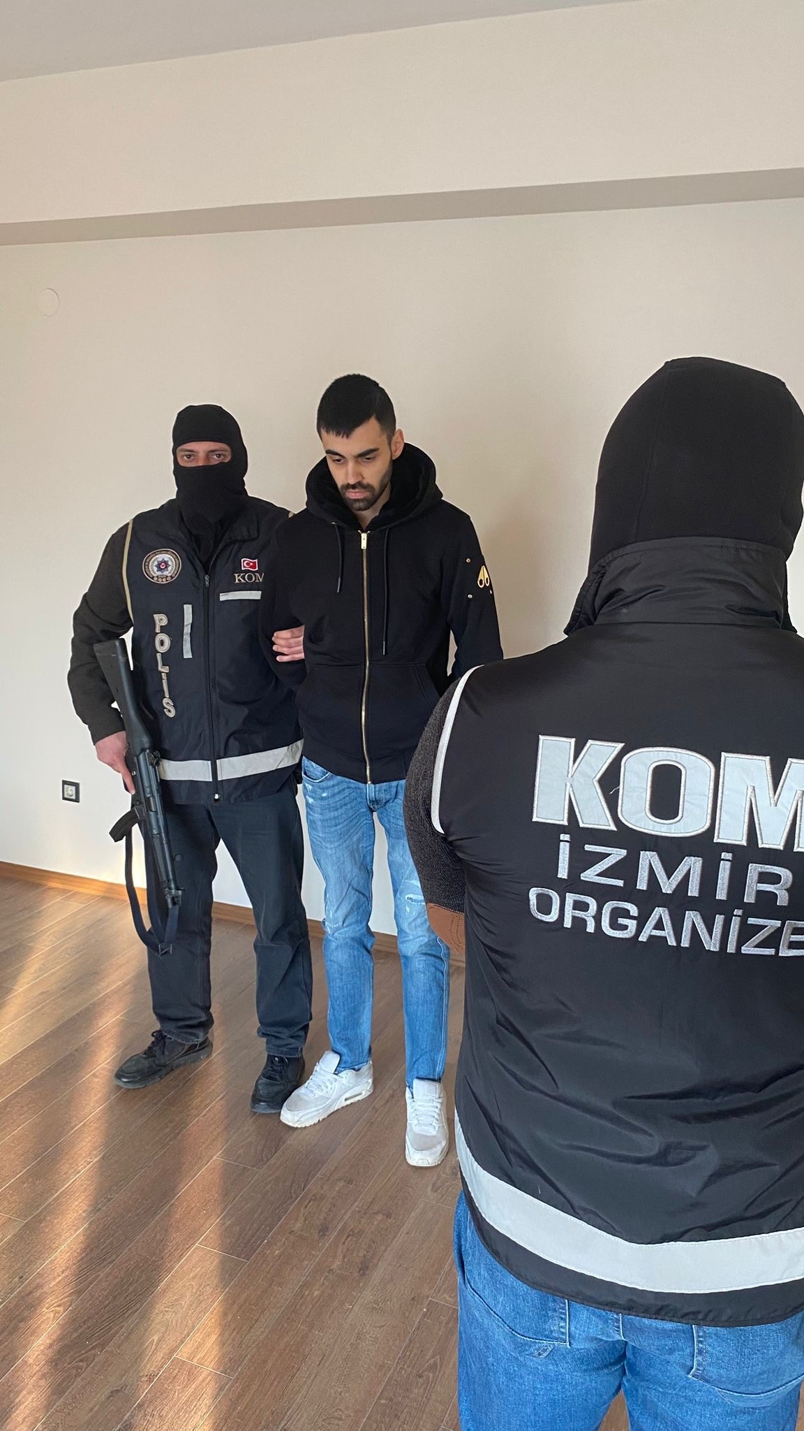 İnterpol Tarafından Kırmızı Bültenle Aranan Zanlı Yakalandı