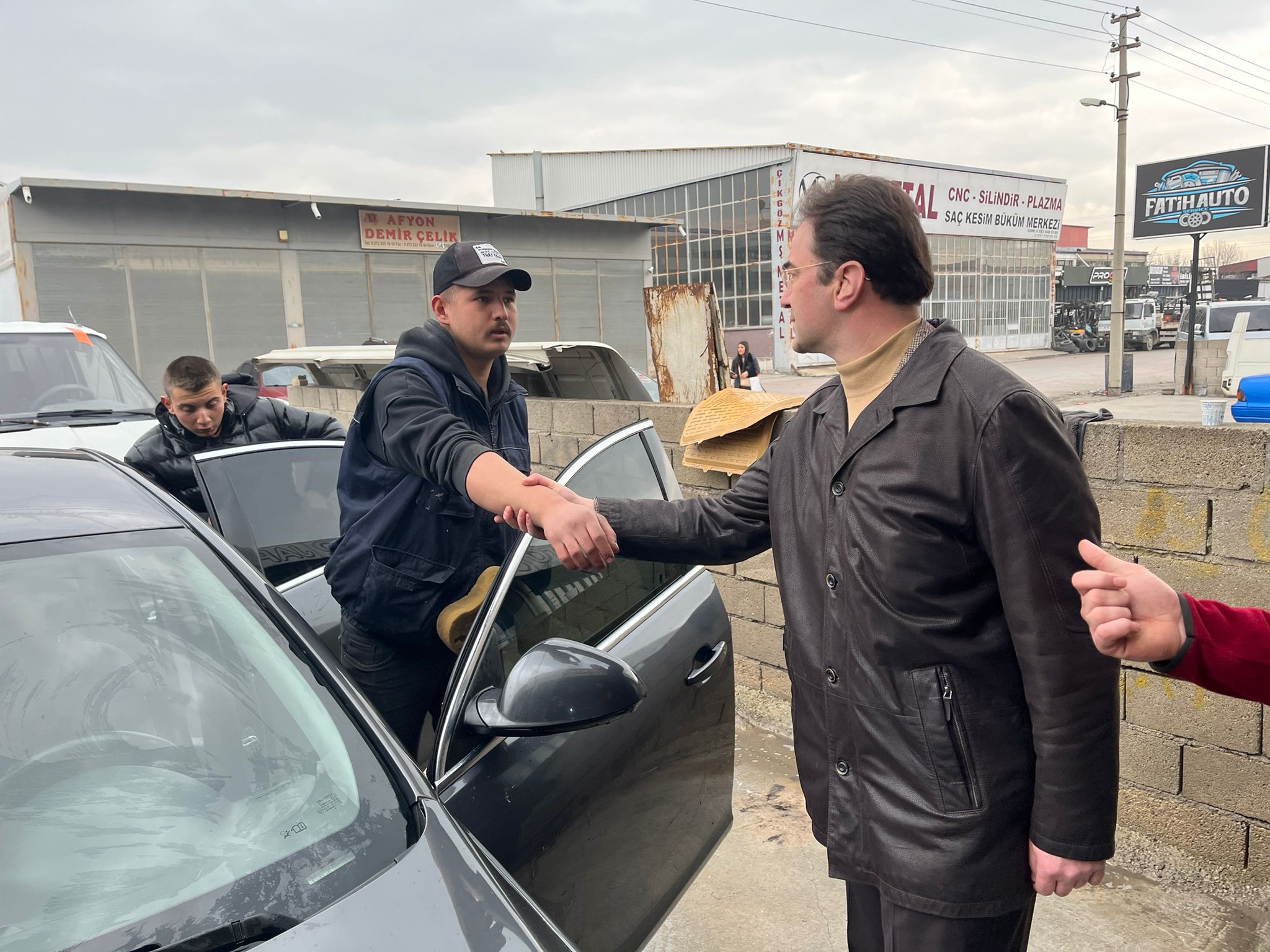 MHP'li Küçükkurt Sanayi Esnafını Ziyaret Etti