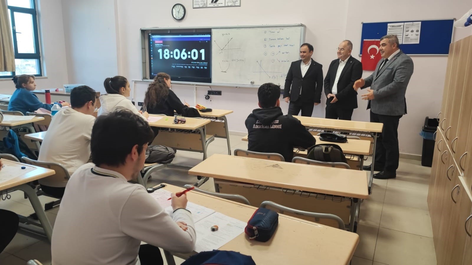 Sünnetci, Öğrencilere Döner İkram Etti