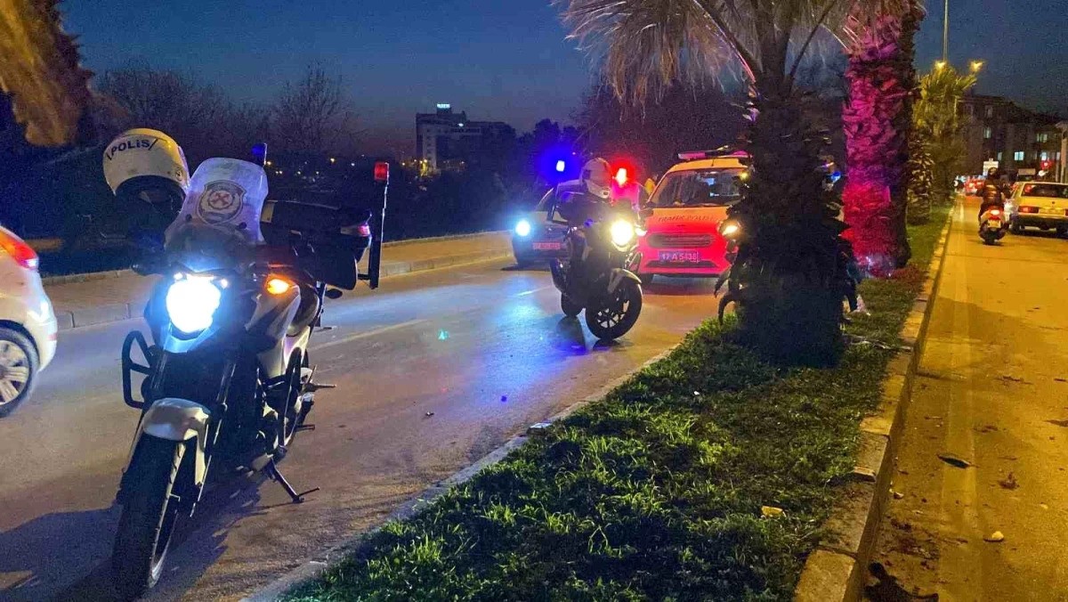 Motosiklet Kazasında 1'i Ağır 3 Kişi Yaralandı