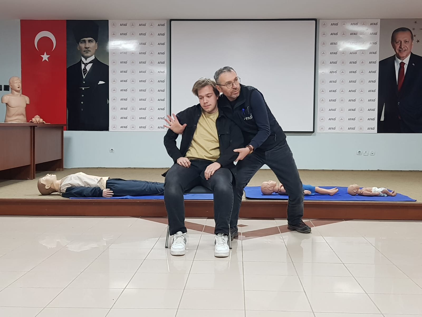 112 Acil Çağrı Merkezi Personeli ve Anda Arama Kurtarma Derneğinden ortak eğitim
