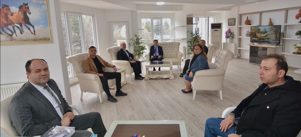 SANDIKLI BELEDİYE BAŞKAN ADAYI MUSTAFA ÇÖL, KAYMAKAM ÖNDER ÇENGEL'İ ZİYARET ETTİ