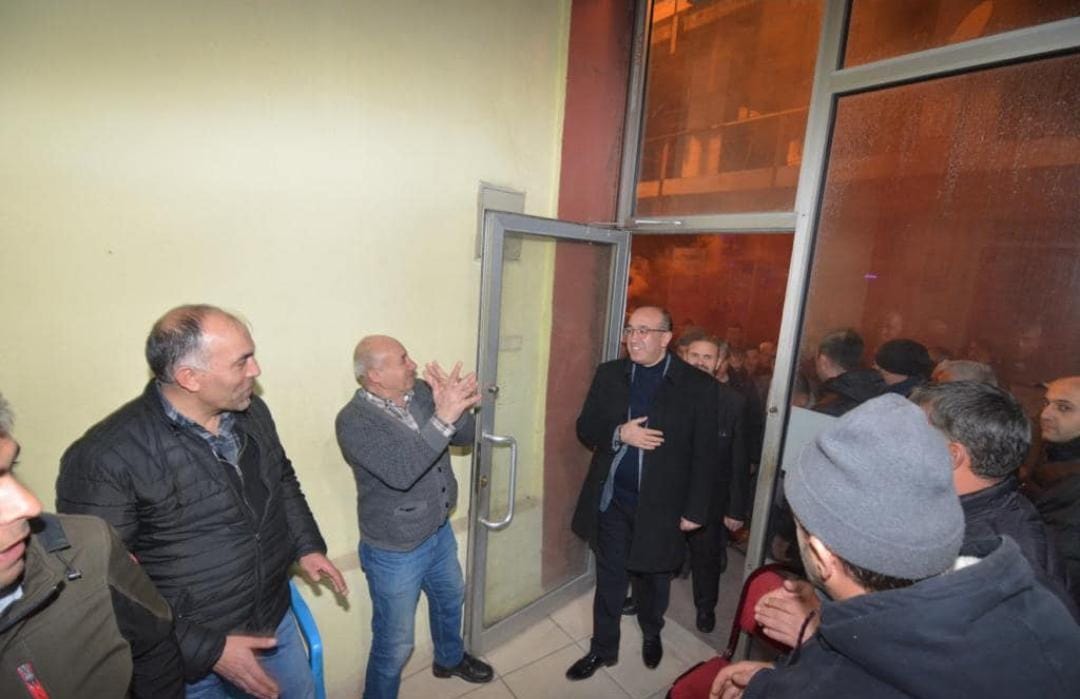 Başkan Çöl'ü Çiçekle Karşıladılar