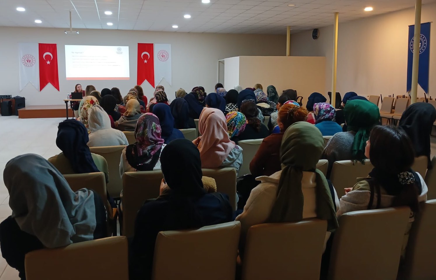 Bacım Sultan Yurdunda Öğrencilere Yönelik Eğitimler Devam Ediyor