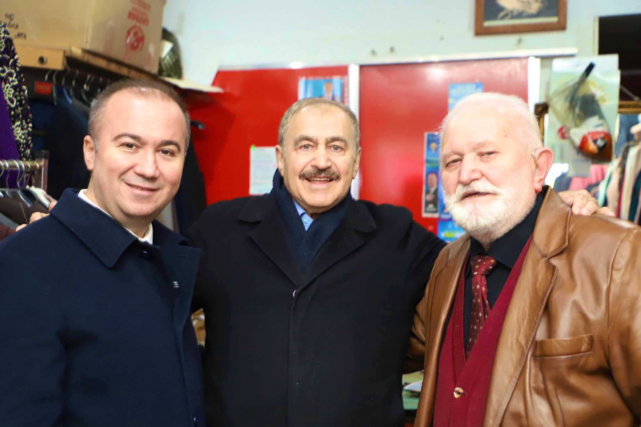 Eski Bakan Eroğlu Esnafla Bir Araya Geldi