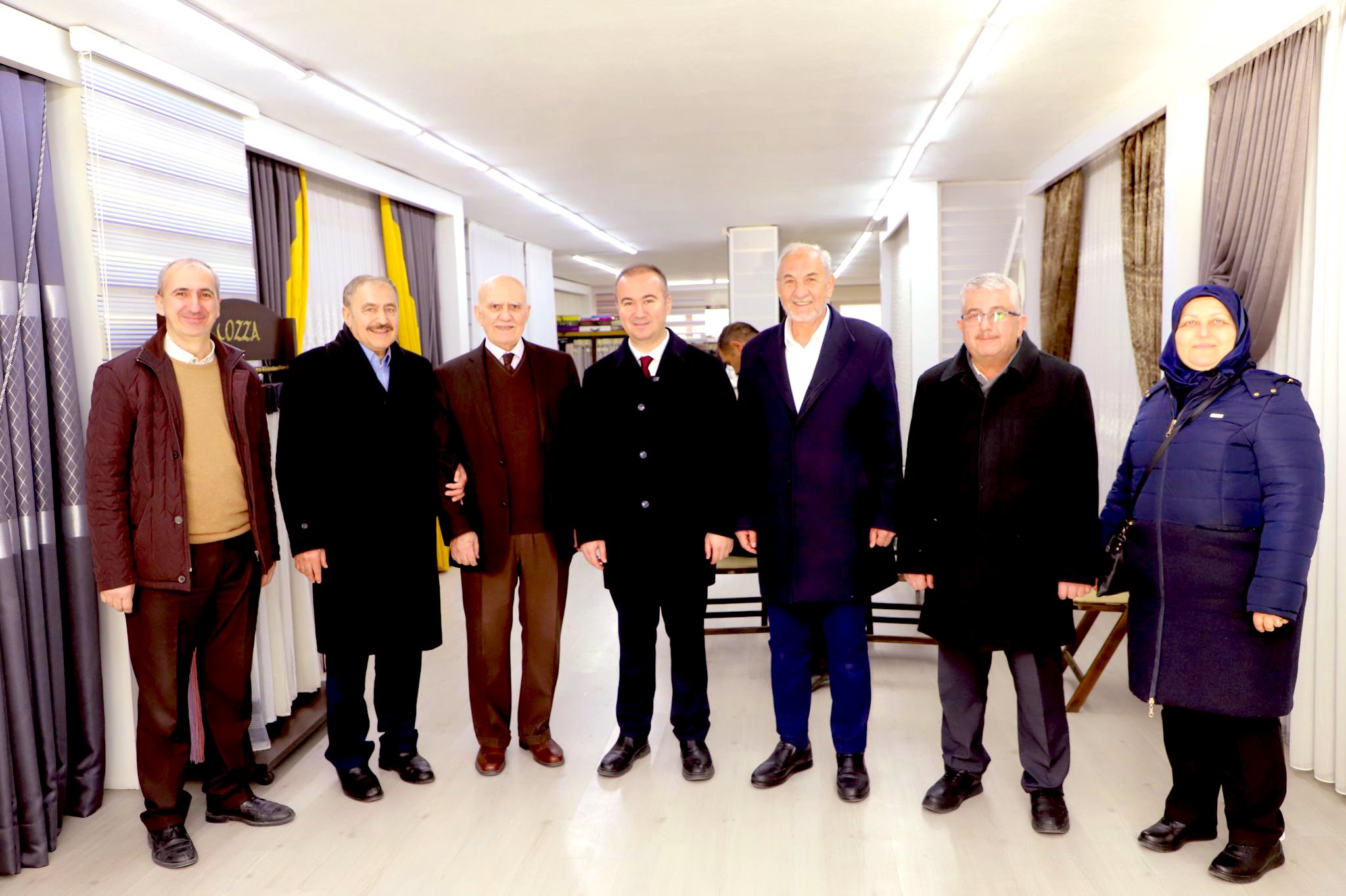 Eski Bakan Eroğlu Esnafla Bir Araya Geldi