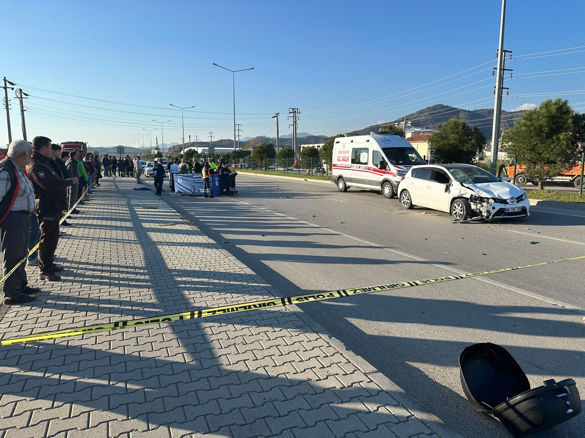 Otomobil Motosikletle Çarpıştı: 2 Ölü, 1 Yaralı