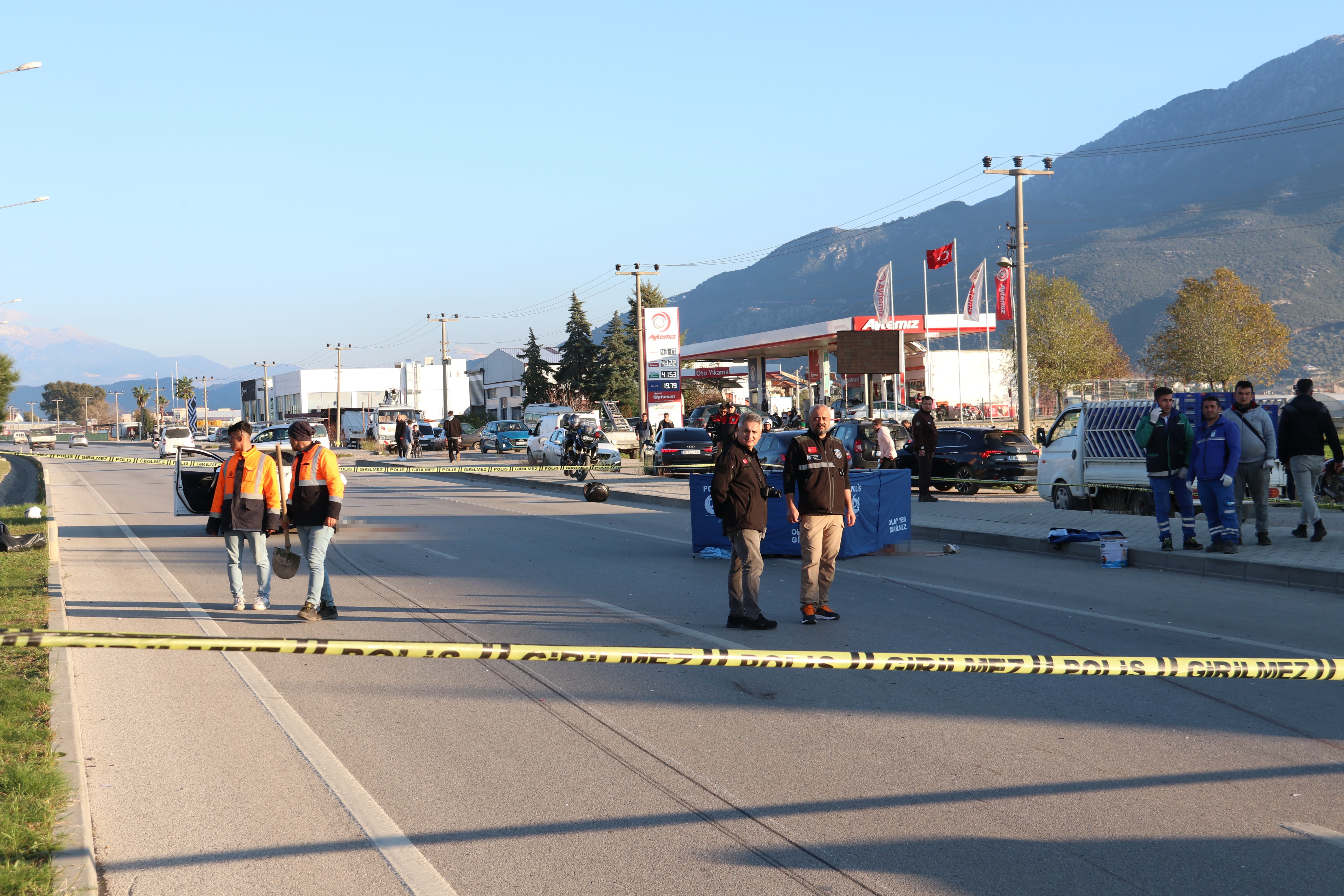 Otomobil Motosikletle Çarpıştı: 2 Ölü, 1 Yaralı